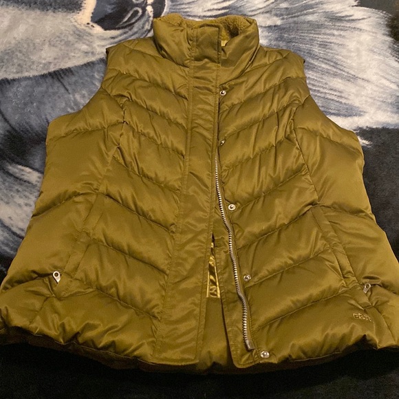 Olive Color Premium Quality Goose Down Vest - Picture 1 of 4
